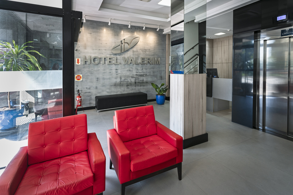 Lobby do Hotel Valerim Itajaí